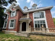 占地1.3亩独栋大花园别墅!产权建面501平8房双车库多车位