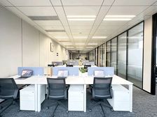 正电梯口,5+1格局,42人座工位,精装修带家具,视野开阔