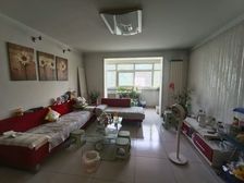 享园东区 3楼带车库 125平三居 老证 精装