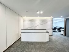 永安里地铁通用国际300平精装正对电梯间全套家具随时入住