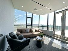 秦创原西安科创基金园 地铁口现房送车位 拎包办公花园式独栋