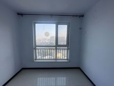 依云湾精装修拎包入住好房源,楼层好价格合适