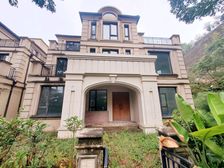 渝北 复地联排端户 花园200平 带地下室双车位 单层面积大