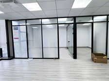 隆兴大厦100平 楼下地铁口 双隔间 空调独立24