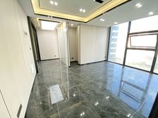 五华区金川路地铁口丨壹方大厦精装办公室出租丨93平可配家具