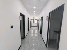 经开区整层900平,现成30间直播间,家具全齐可拎包办公