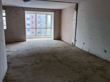 邻管道局医院,六中八小,电梯四室,154.14平米售133万