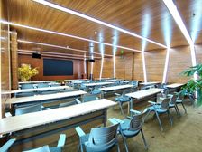 双桥地铁华文国际传媒大厦259平精装全套家具免费会议室