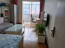 邻九小,15小,步梯二楼,南北,60平米,售37万,带小房。