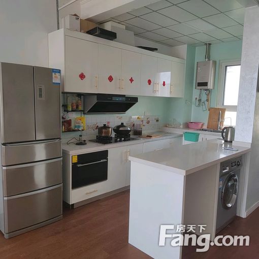 海信红岛府精装修,套三视野好,采光无敌,无遮挡,就在楼下