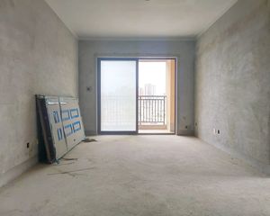 万达海公馆中层南向三室两厅双阳台,总价72.8万