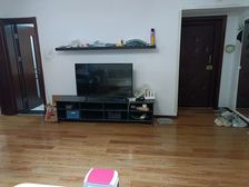 邻五小精装修步梯一楼,三室,售75万,免大税,带地下室。