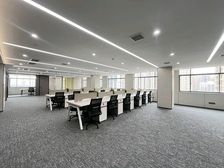 70人工位 4间办公室 凤二地铁口好招人 随时看房入驻