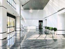 麓谷新装修,万为科技园小面积出租,采光好,格局周正,带家具