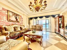 毓璜顶医院万达旁 万达公馆 中间楼层 四室豪华装修带俩车位