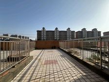 北斗星城一期 带大院子 71平 二层 精装 带小房