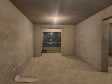 当代悦城 121平三室两卫 电梯好楼层 南北 65万包改名