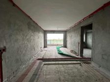 珑城半山 4室2厅2卫 毛坯 83万元 107.34平米