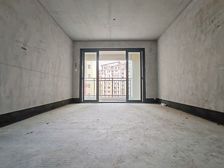 彰泰春天里电梯6楼99.09平坐北朝南3房2厅2卫82万