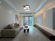 御龙山星曜二期 南北通透四居 精装低层仅92.8万