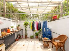 近地铁,全明户型,二间朝南。天井很大。