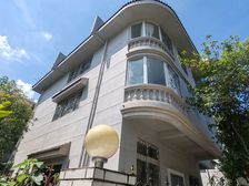 市中心高性价独栋独院260万!产权361平8房带花园车位露台