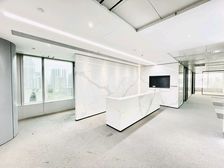 珠江新城 一线望江望广州塔 南向 格局方正实用 带精装修