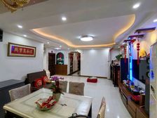 金山桥头堡大润发,金山明星,居家三房,电梯高层,看公园景色