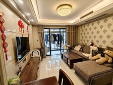 地铁口 电梯高层 精装三房提包入住 三开间朝南 百米楼间距