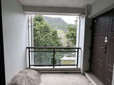 公园里的小高层洋房 彰泰第六园 七星区漓江边穿山公园体育馆旁