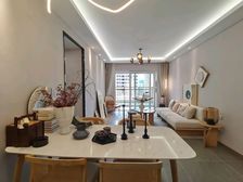 地铁两百米 上十八中和甲秀小雪 单嫁7千出头 毛坯