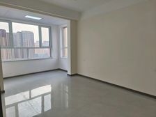 上海公馆三期 75.8万送14平小房三室南北通透 精装有证