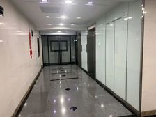 国贸中国尊旁写字楼精装100平使用面积80平超长免租