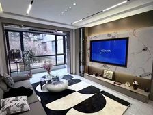 鸿博锦绣一期。一楼带花园。精装三室。智能家居。