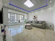 绿地卢浮宫馆电梯三室 凤凰楼层 时尚精装 可各种贷款