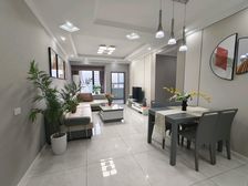 保利壹号央企楼盘精装四房两卫全中庭视野开阔装修清爽