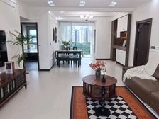 桃花新城附近 户型大气方正 业主新装 急售