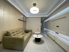 吉元小区,带露台20平,精装修2房,户型方正