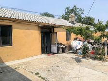 独门独院70年可过户面积实得300平土地约900平 大院果树