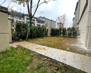 带院子带阁楼,实用面积近300平