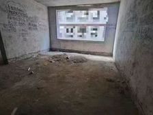 灶市整体结构的毛坯大三房两厅两卫