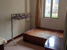 西山路早市旁 一室一厅一卫 好楼层低总价带小棚 过渡期实用房