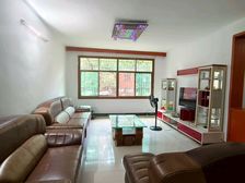 和平路130多平大三房,家具家电齐全拎包入住!