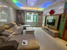 金阳路旁13.8万一套大三房南北通透户型方正家具家电齐全