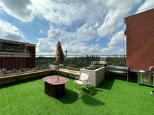 依山郡二期 电梯三跃层 四室三卫二露台 时尚精装