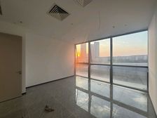 甲方直租 88平精装办公室 李沧信联天地 万达广场旁写字楼