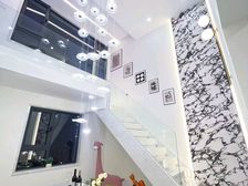 尚都东郡 电梯跃层 三室两卫 豪华装修 可各种贷款