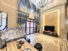 凯旋城双拼别墅,花园中间,367平,上面三层,地下一层