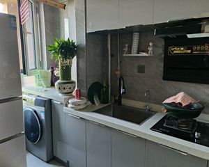 学院附近 紫金广场一室一厅 好楼层 有证 精装带家具家电