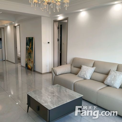 开十附近,正三室户型,自住房,家具家电齐全首次出租,随时看房